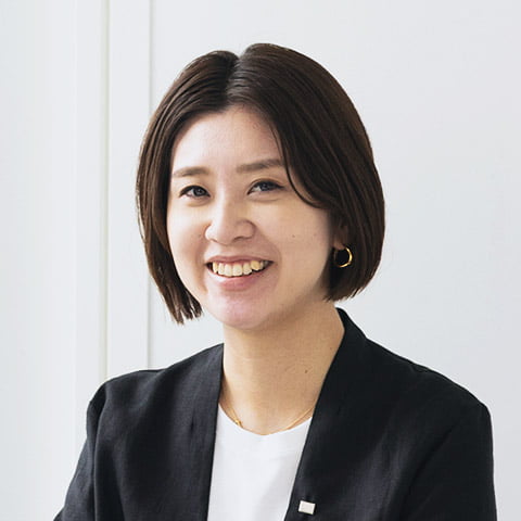 山田 奈穂