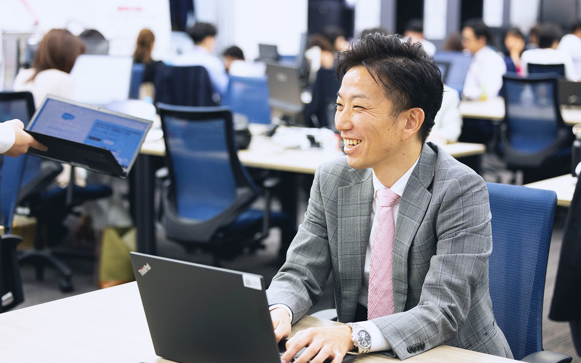 変革への姿勢を、内外に示す意義と価値。